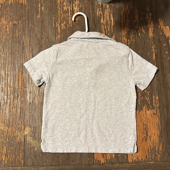 GAP Kids 2x 2T Button Down Shirts - 1xLight Blue SSS and 1xCream LSS. ExltCndtn - Picture 6 of 11